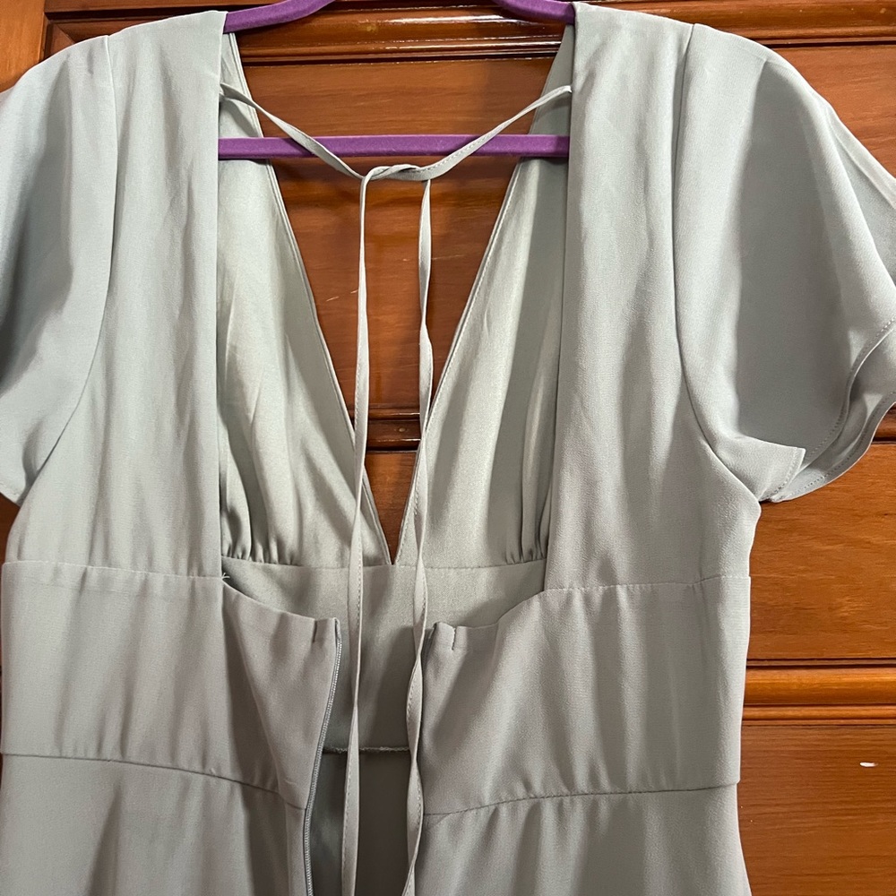 SAGE GREEN Lulu’s flutter sleeve lined maxi dress, size medium, only worn once - Picture 6 of 8